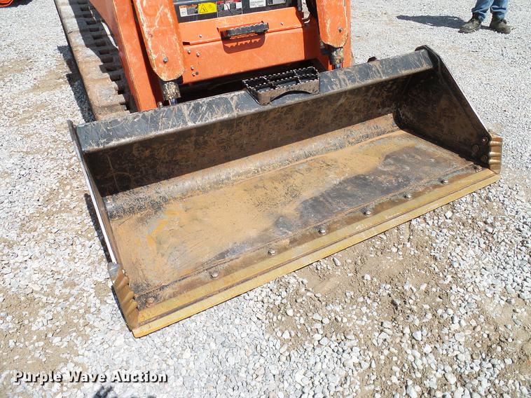 image for item DD1273 2015 Kubota SVL75-2 skid steer