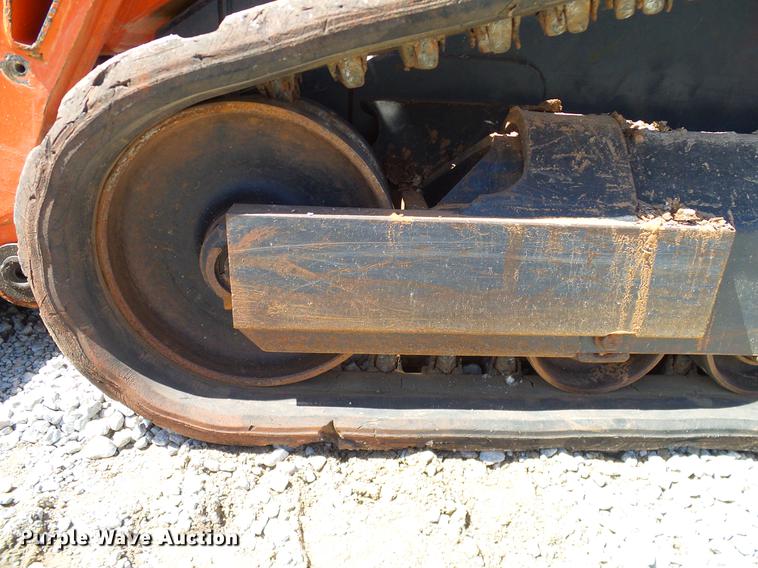 image for item DD1273 2015 Kubota SVL75-2 skid steer