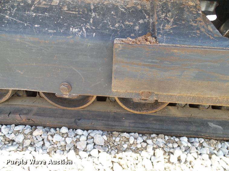 image for item DD1273 2015 Kubota SVL75-2 skid steer