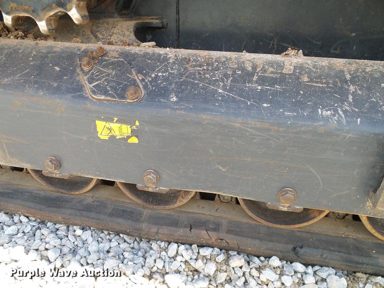 image for item DD1273 2015 Kubota SVL75-2 skid steer