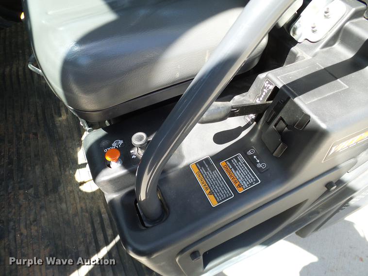 image for item DD1274 2015 Kubota RTV1100C utility vehicle