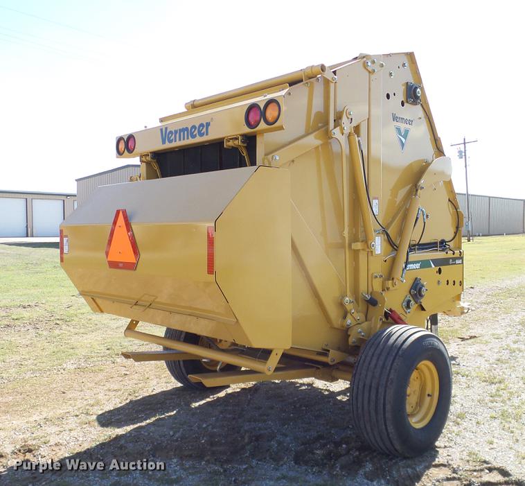 image for item DD1280 2015 Vermeer 6640 Rancher round baler