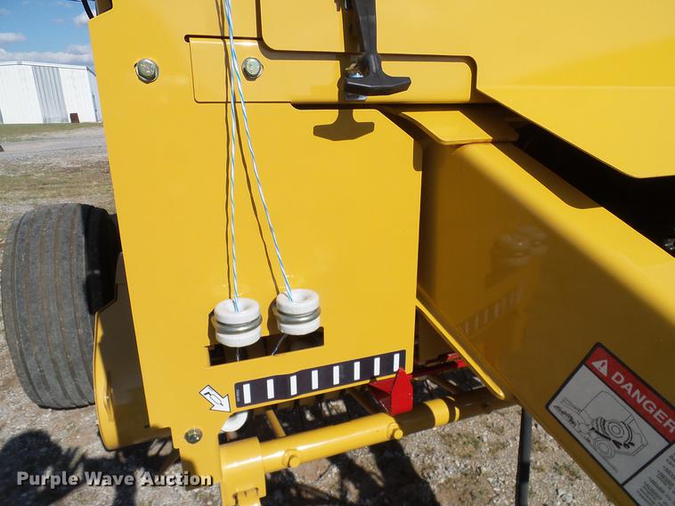 image for item DD1280 2015 Vermeer 6640 Rancher round baler