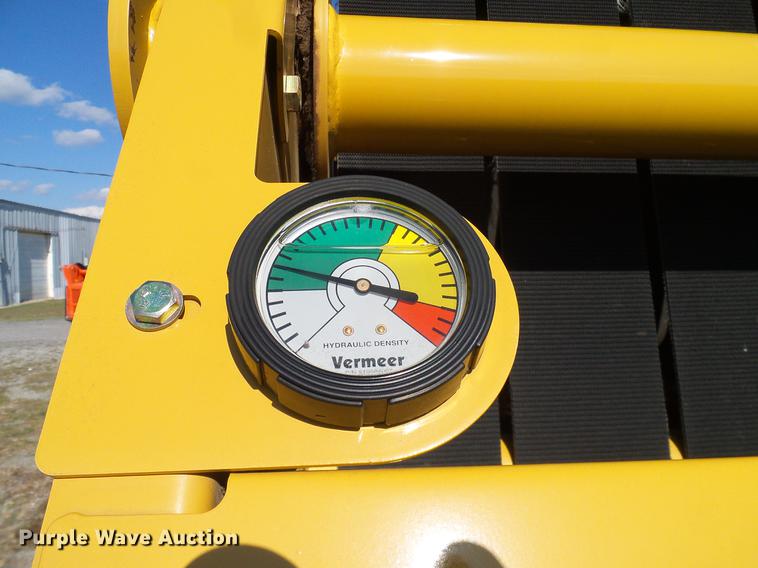 image for item DD1280 2015 Vermeer 6640 Rancher round baler