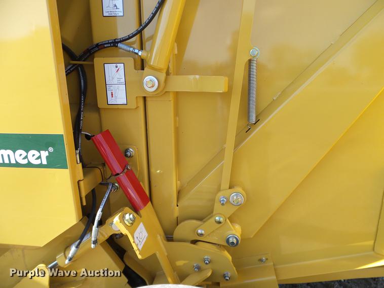 image for item DD1280 2015 Vermeer 6640 Rancher round baler