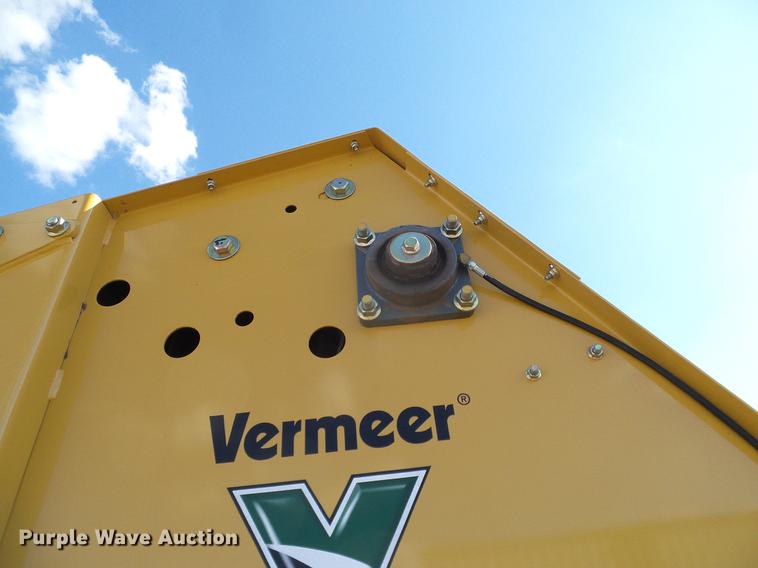 image for item DD1280 2015 Vermeer 6640 Rancher round baler