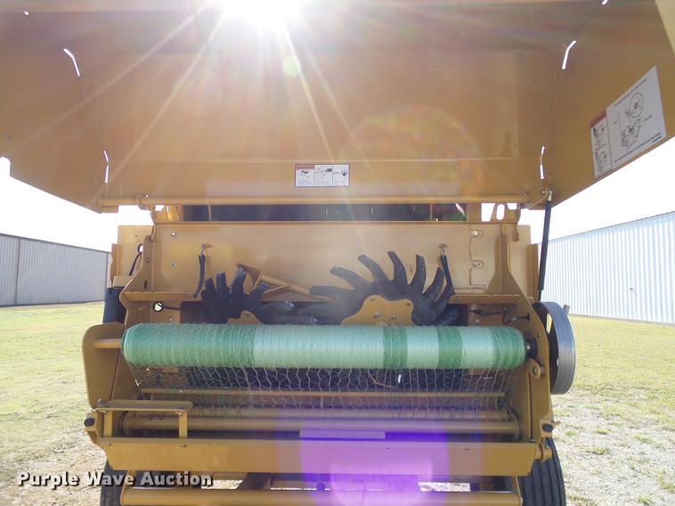 image for item DD1280 2015 Vermeer 6640 Rancher round baler