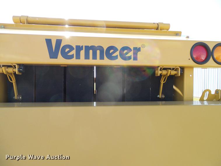 image for item DD1280 2015 Vermeer 6640 Rancher round baler