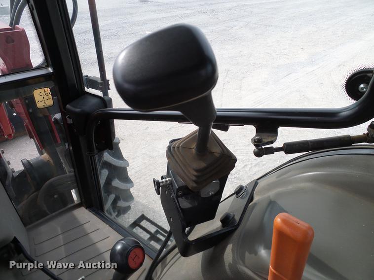 image for item DD1283 2008 Case IH Farmall 105U MFWD tractor