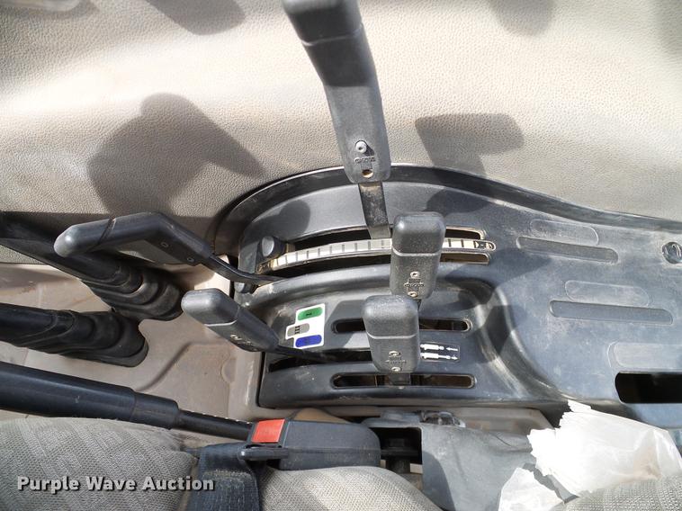 image for item DD1283 2008 Case IH Farmall 105U MFWD tractor