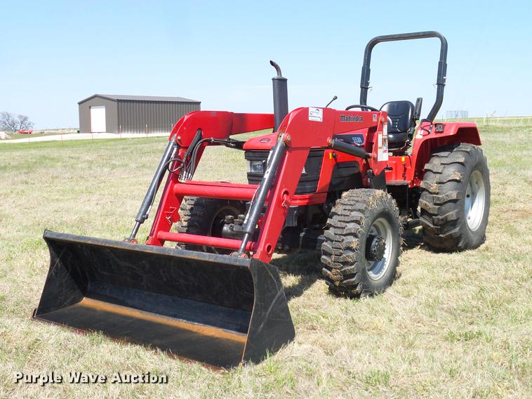 image for item DD1284 2011 Mahindra 5530 MFWD tractor