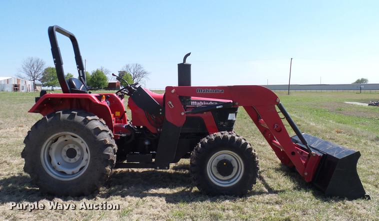 image for item DD1284 2011 Mahindra 5530 MFWD tractor