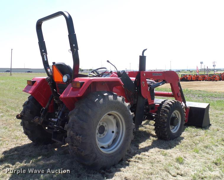 image for item DD1284 2011 Mahindra 5530 MFWD tractor