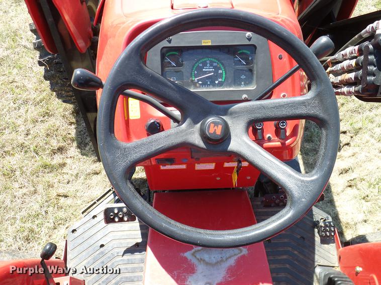 image for item DD1284 2011 Mahindra 5530 MFWD tractor