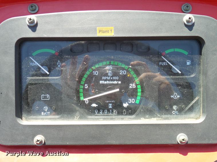 image for item DD1284 2011 Mahindra 5530 MFWD tractor