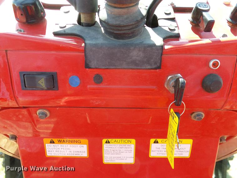 image for item DD1284 2011 Mahindra 5530 MFWD tractor