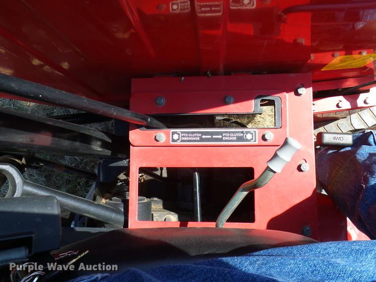 image for item DD1284 2011 Mahindra 5530 MFWD tractor