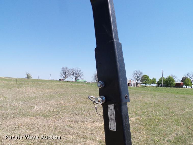 image for item DD1284 2011 Mahindra 5530 MFWD tractor