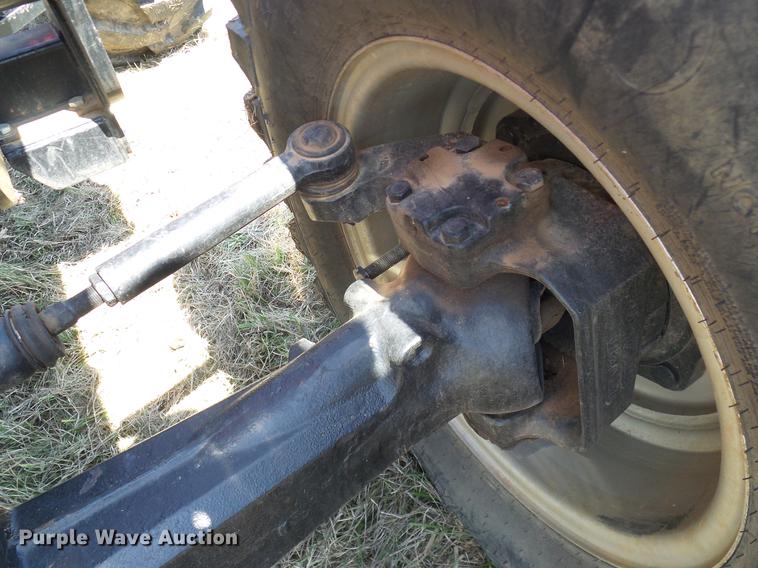 image for item DD1284 2011 Mahindra 5530 MFWD tractor