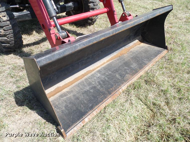 image for item DD1284 2011 Mahindra 5530 MFWD tractor