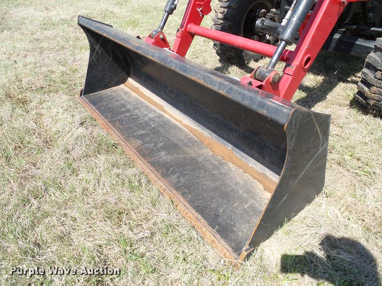 image for item DD1284 2011 Mahindra 5530 MFWD tractor