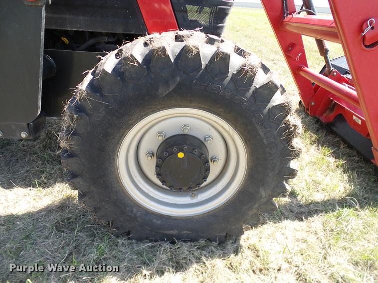 image for item DD1284 2011 Mahindra 5530 MFWD tractor