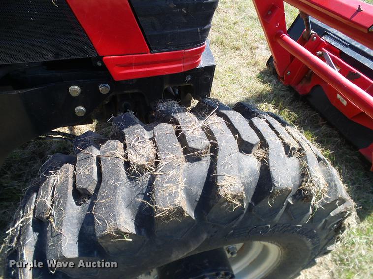 image for item DD1284 2011 Mahindra 5530 MFWD tractor