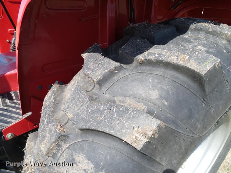 image for item DD1284 2011 Mahindra 5530 MFWD tractor