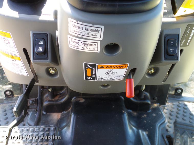 image for item DD1285 2012 Mahindra 5010HST MFWD tractor