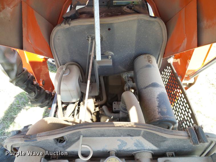 image for item DD1286 2007 Kubota L3240D MFWD tractor