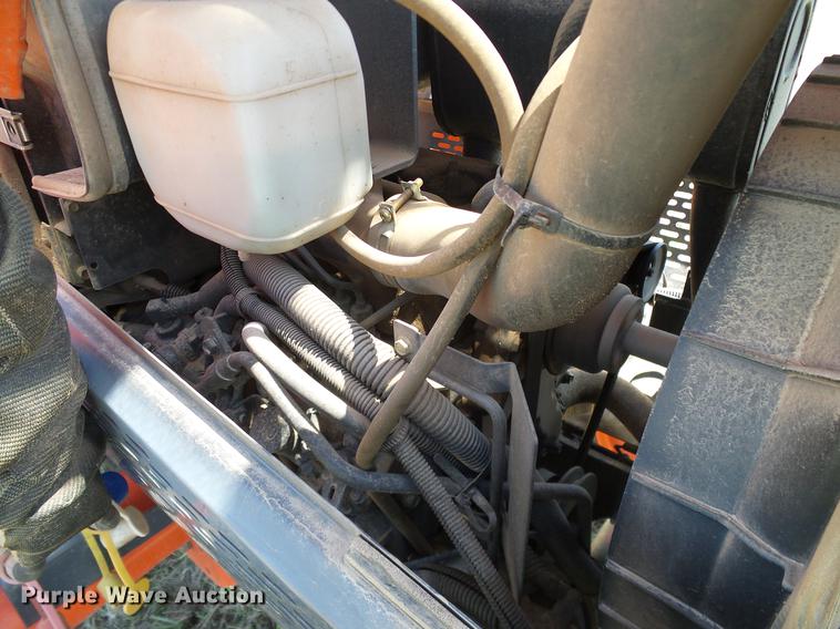 image for item DD1286 2007 Kubota L3240D MFWD tractor