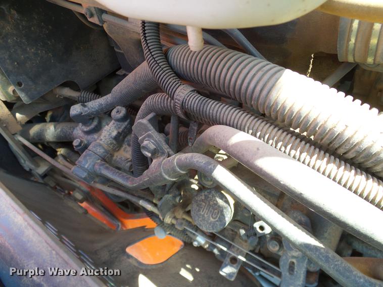 image for item DD1286 2007 Kubota L3240D MFWD tractor