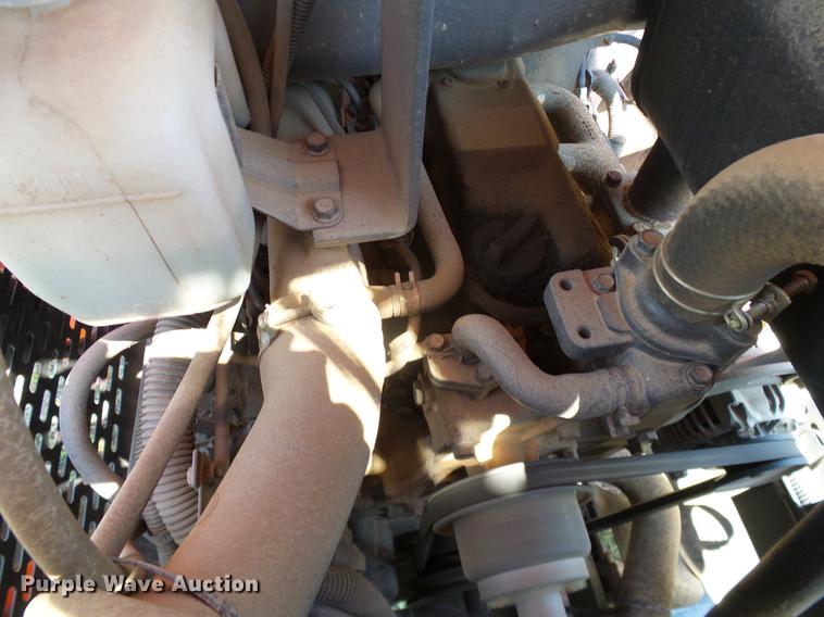 image for item DD1286 2007 Kubota L3240D MFWD tractor