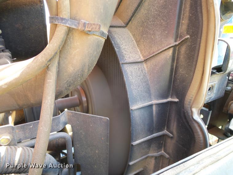 image for item DD1286 2007 Kubota L3240D MFWD tractor