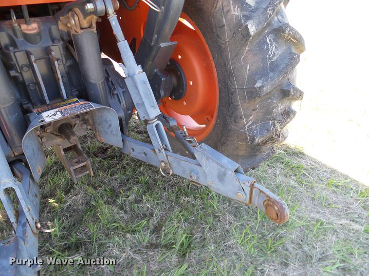 image for item DD1286 2007 Kubota L3240D MFWD tractor