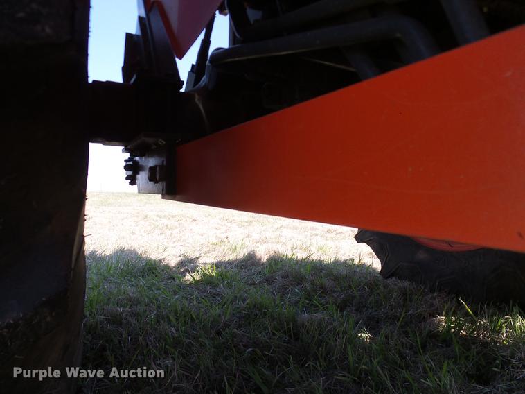 image for item DD1286 2007 Kubota L3240D MFWD tractor