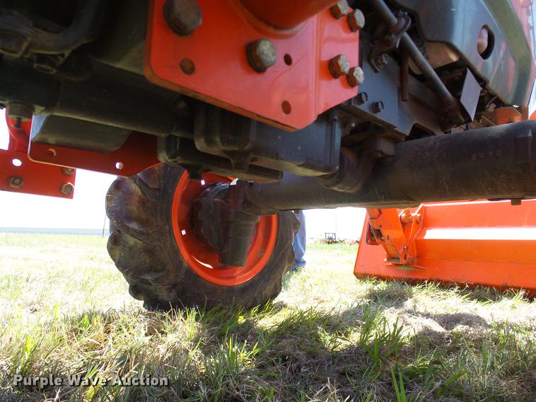 image for item DD1286 2007 Kubota L3240D MFWD tractor