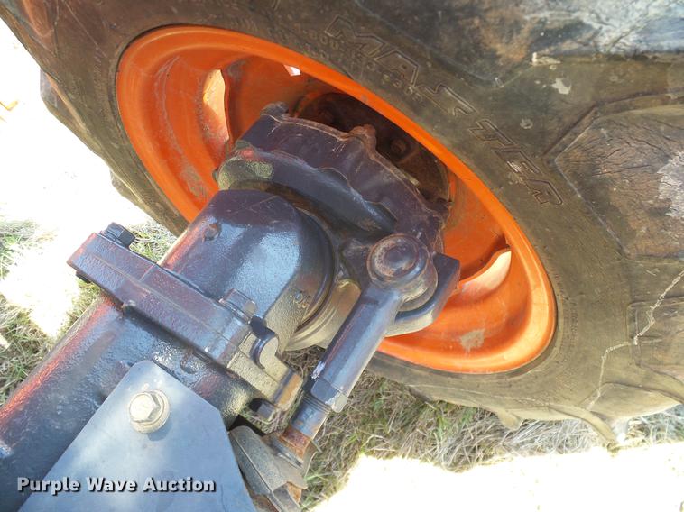 image for item DD1286 2007 Kubota L3240D MFWD tractor