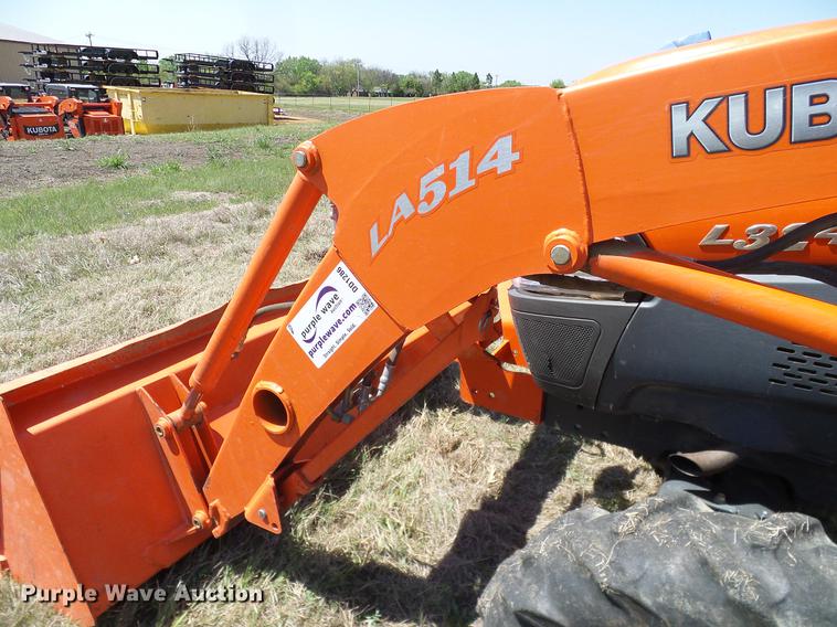 image for item DD1286 2007 Kubota L3240D MFWD tractor