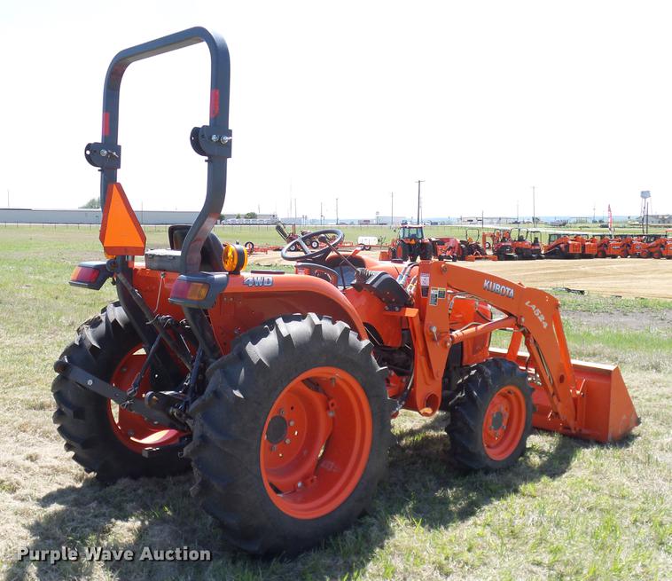 image for item DD1287 2013 Kubota L3200D MFWD tractor