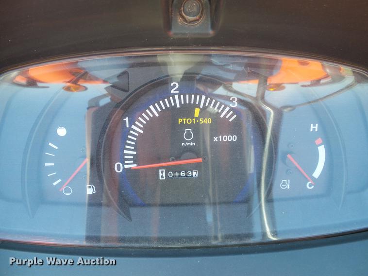 image for item DD1287 2013 Kubota L3200D MFWD tractor