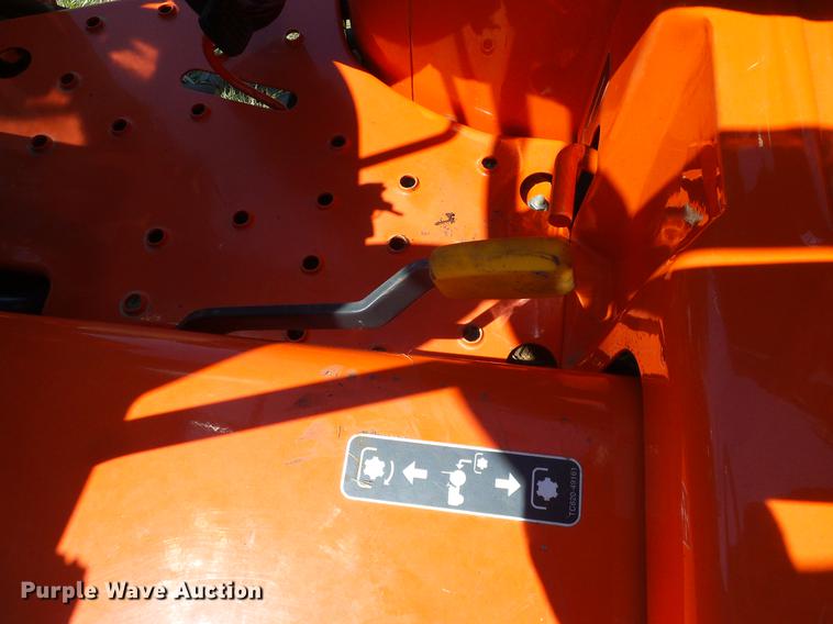 image for item DD1287 2013 Kubota L3200D MFWD tractor