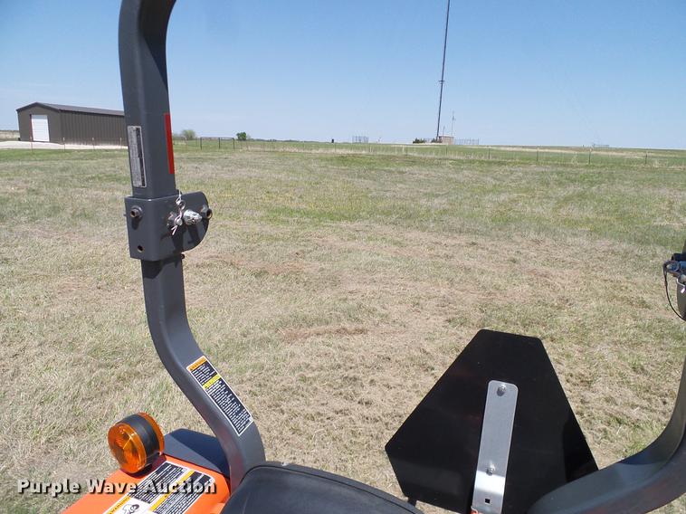 image for item DD1287 2013 Kubota L3200D MFWD tractor