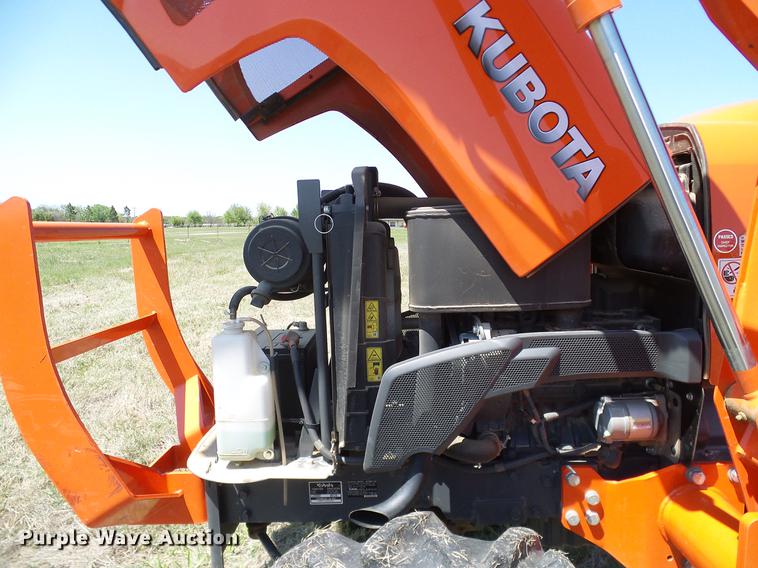 image for item DD1287 2013 Kubota L3200D MFWD tractor