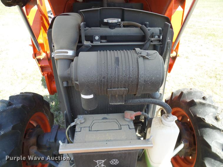 image for item DD1287 2013 Kubota L3200D MFWD tractor