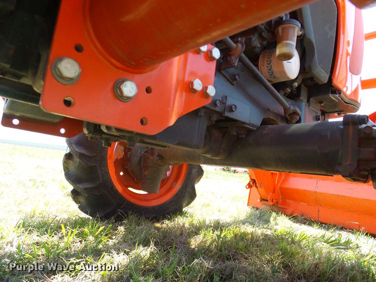 image for item DD1287 2013 Kubota L3200D MFWD tractor