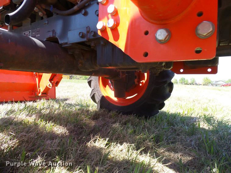 image for item DD1287 2013 Kubota L3200D MFWD tractor