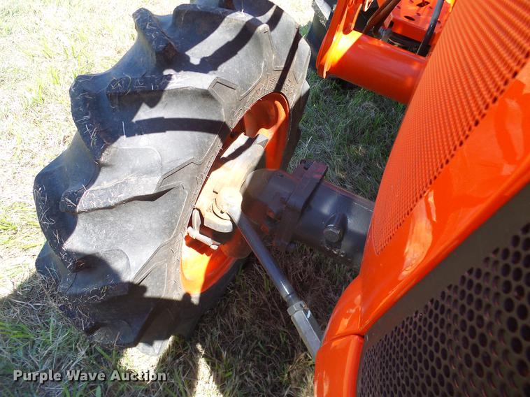 image for item DD1287 2013 Kubota L3200D MFWD tractor