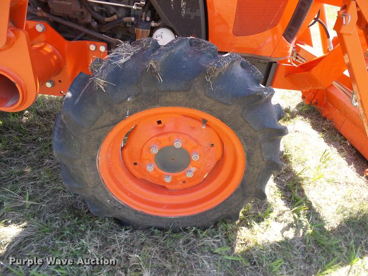 image for item DD1287 2013 Kubota L3200D MFWD tractor