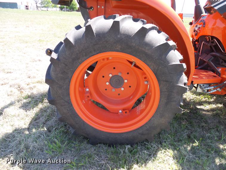 image for item DD1287 2013 Kubota L3200D MFWD tractor
